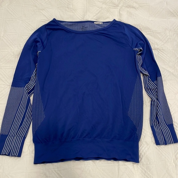 Nike DriFit Long Sleeve - Picture 1 of 2